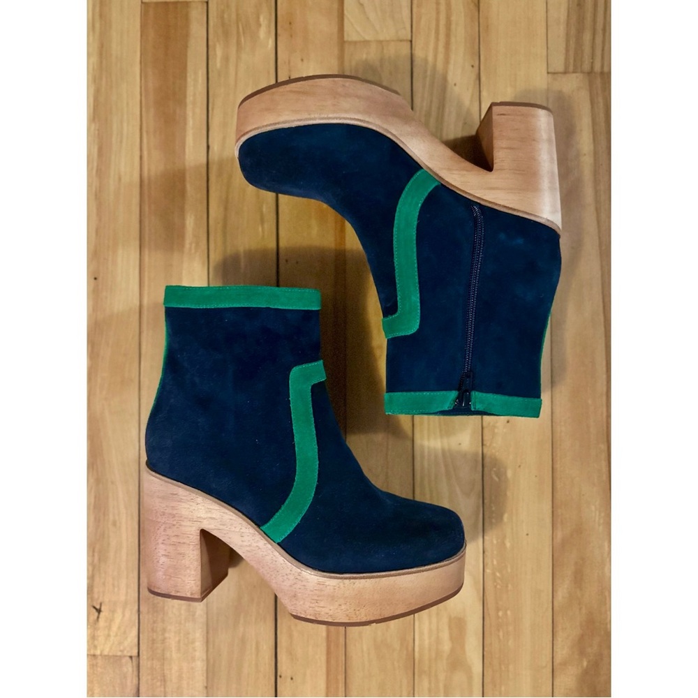NWOB Charlotte Stone Enrico Paz Suede Clog Boots